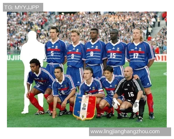 荷兰足球明星在世界杯赛场上的辉煌历程与传奇瞬间回顾