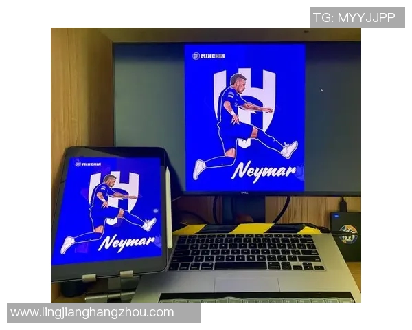 足球明星浴巾造型大揭秘引发热议时尚与运动的完美结合