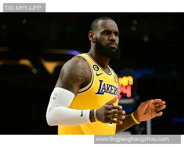 明星篮球场上的搞笑瞬间让你捧腹大笑的趣味时刻合集